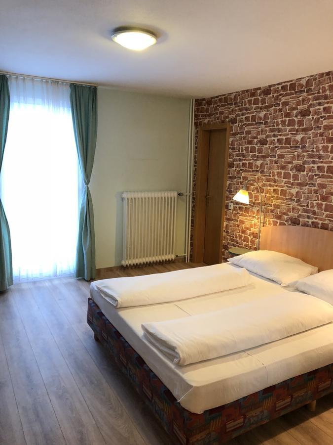 Hegaustern Hostal Engen Exterior foto